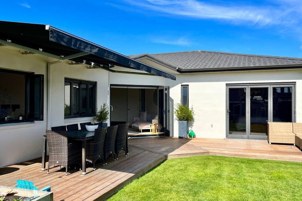Villa Sunny Delight In Clive Esterno foto
