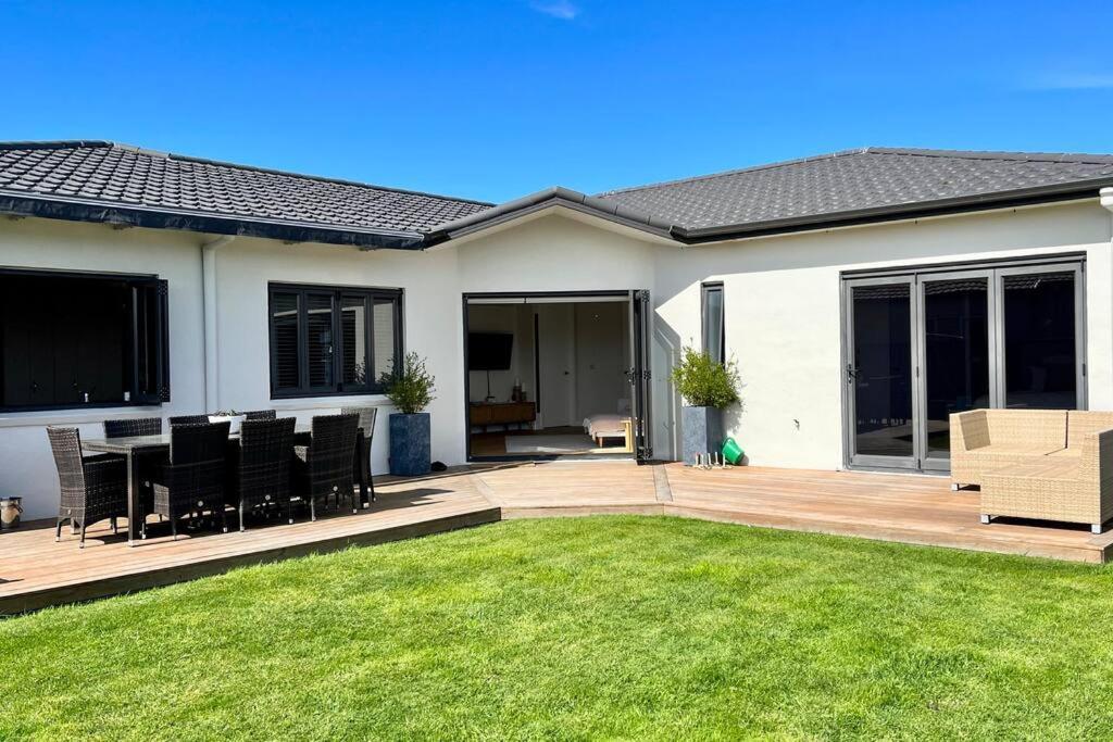 Villa Sunny Delight In Clive Esterno foto